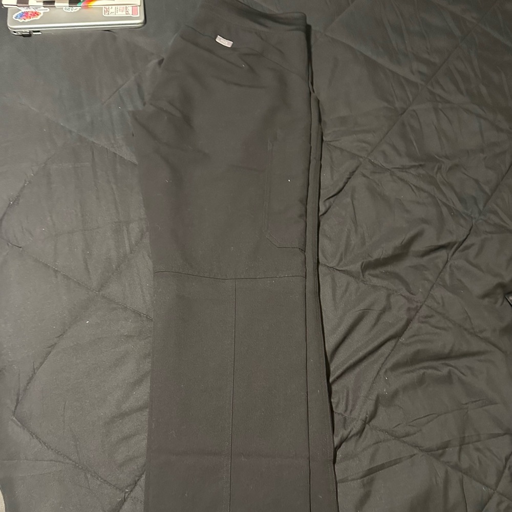 Figs women’s cargo scrub pants